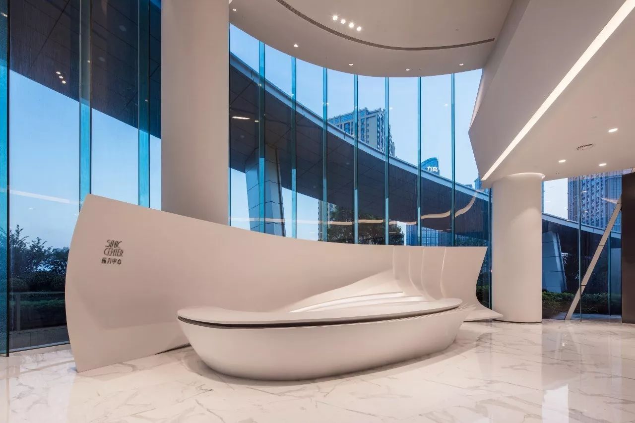 新力地產(chǎn)與天華為南昌新力中心打造了4.2m高闊層高、地下雙層超大專(zhuān)屬車(chē)庫(kù)