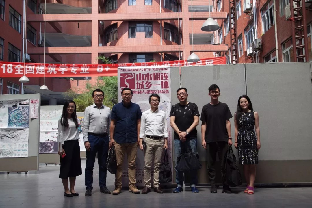 天華企業(yè)導(dǎo)師團合影