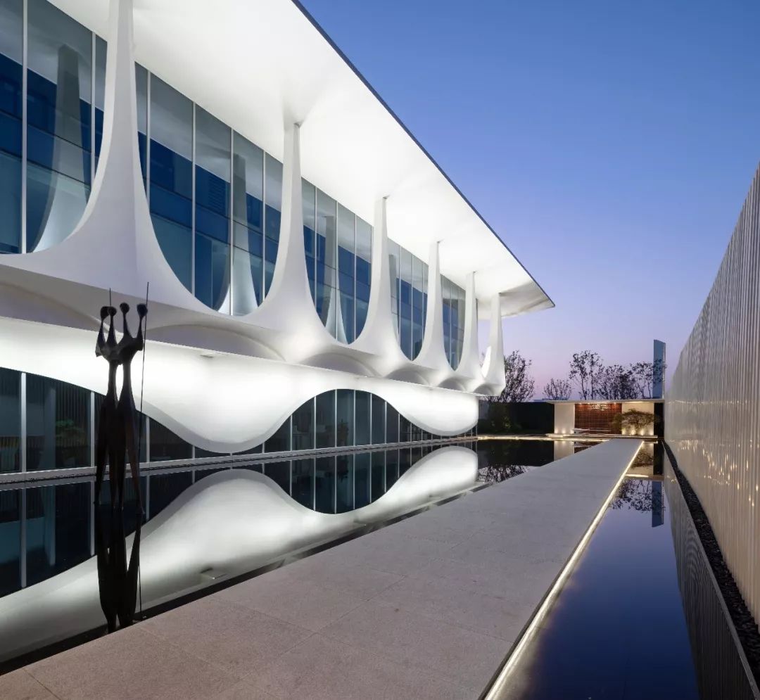 說明: https://mmbiz.qpic.cn/mmbiz_jpg/gmk9j3lczawvuEaBTemibMt265F3SPOyuLGw0qQ6icEulcttCcVfxRLUTlpMxXZpcMtyAxxpKqFWBDhe9VXYibgAQ/640?wx_fmt=jpeg